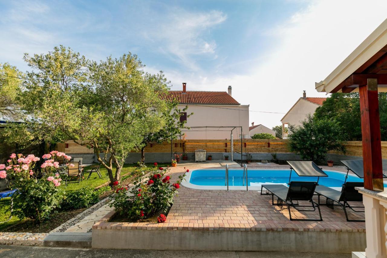 Vacation Home Duilo Donji Zemunik Buitenkant foto