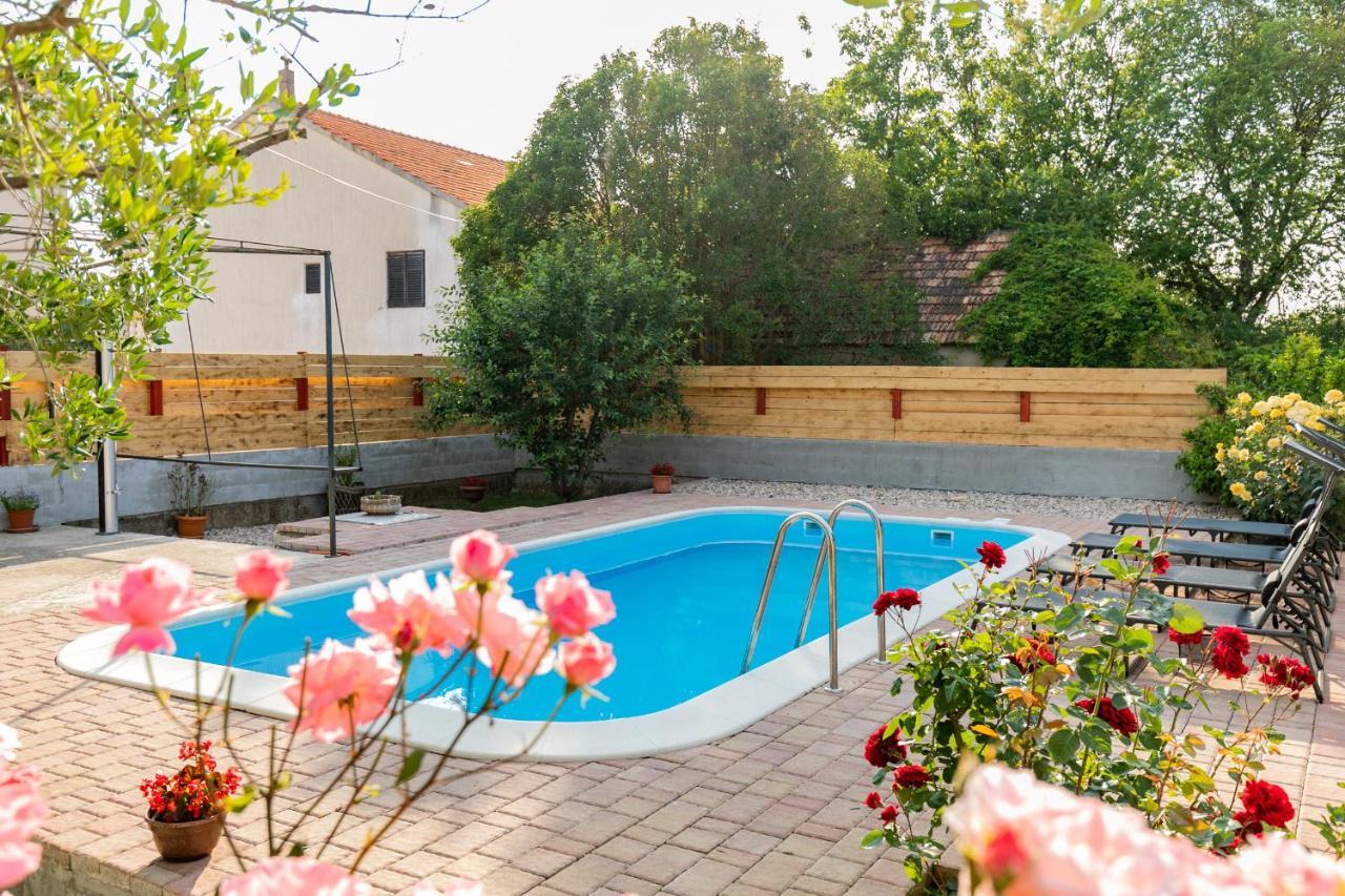 Vacation Home Duilo Donji Zemunik Buitenkant foto